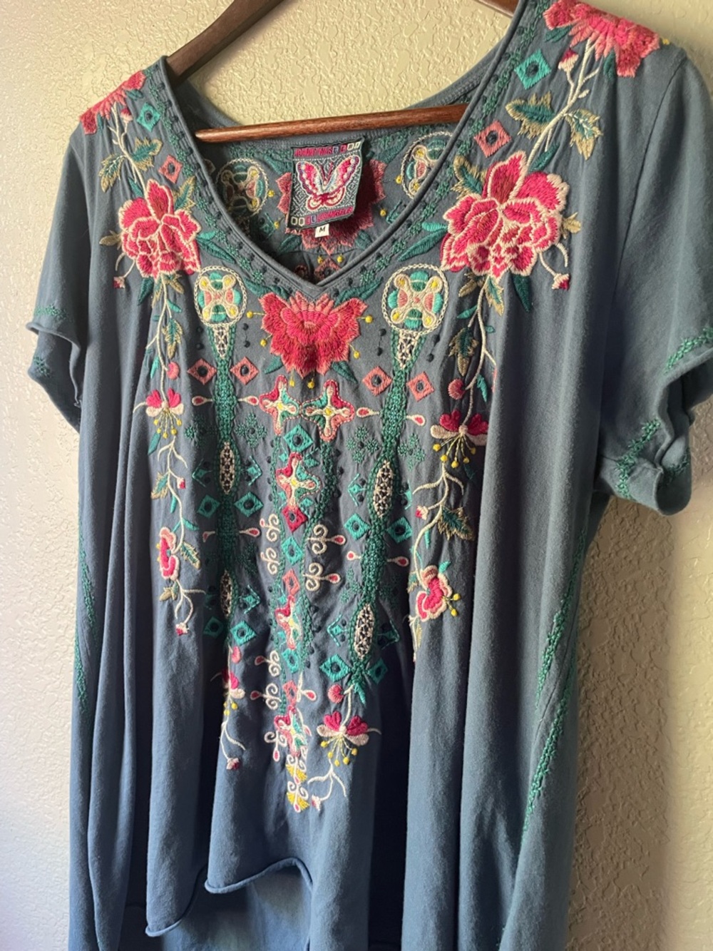 Johnny Was JW Los Angeles Womens Medium Blue Embroidered Boho Hippie Tunic Top - Picture 4 of 9